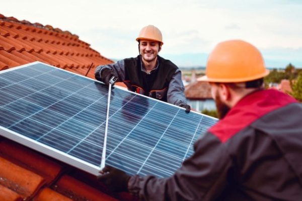 A Guide to Solar Panel Repair and Hiring Repair Services
