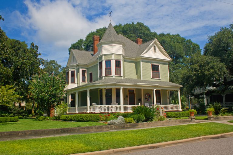 Balancing Modern Amenities with Historical Home Values