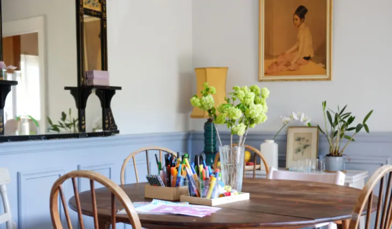The Art and Utility of Fabric Placemats: Enhancing Your Dining Experience
