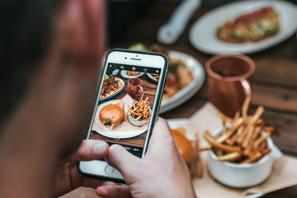 5 Ways to Use Social Media to Boost Your Restaurant’s Online Presence