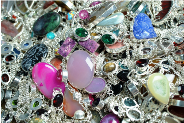 The Role of Jewelry Wholesalers in the Supply Chain
